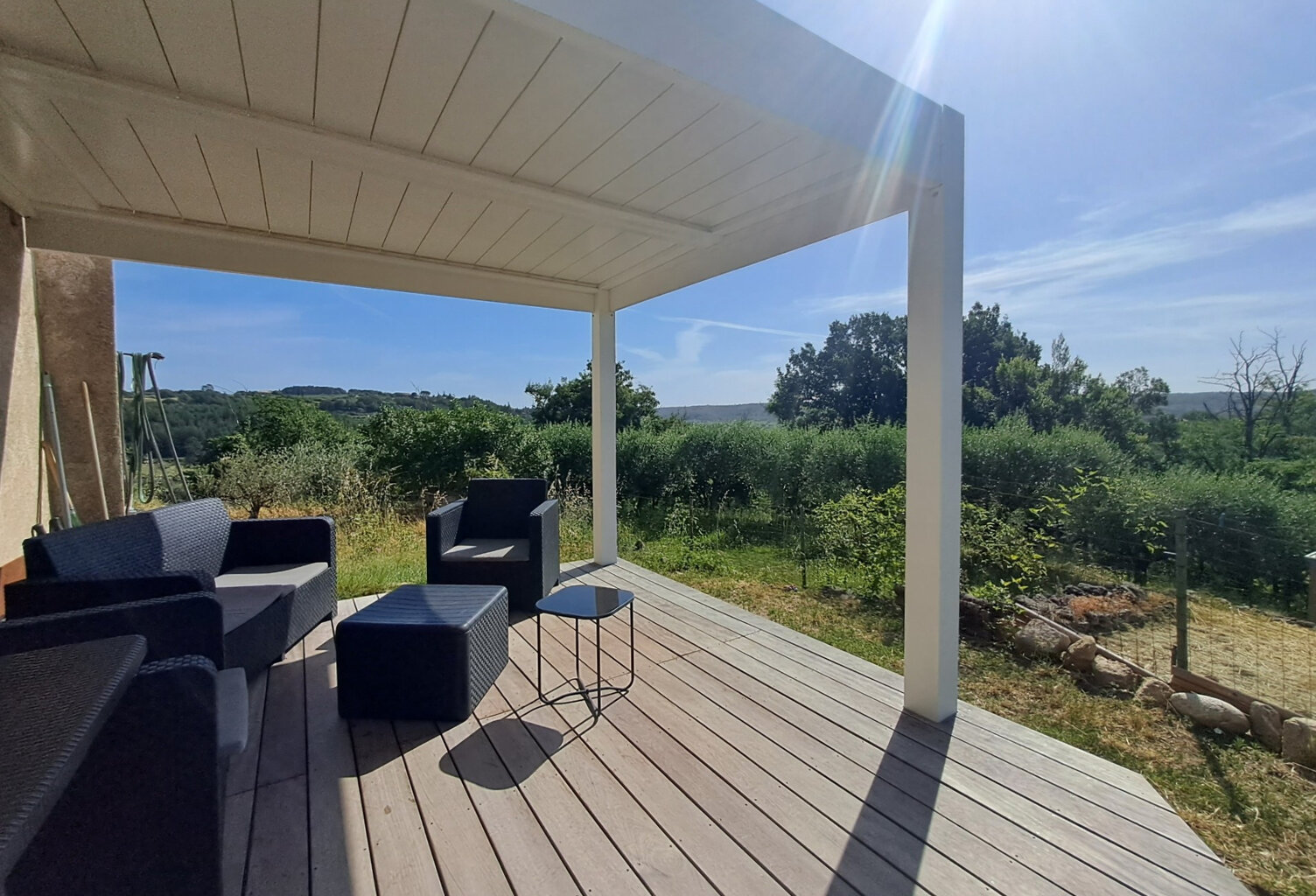 Maison de 66 m2 entièrement rénovée et meublée   Secteur Joyeuse au calme — photo 1