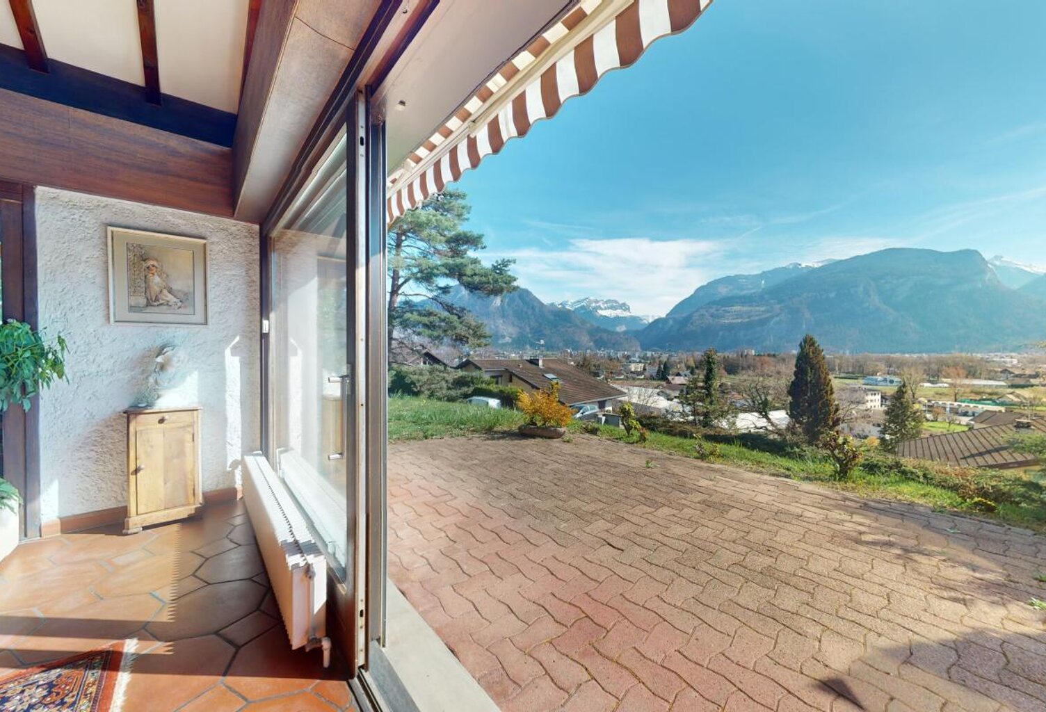 Maison d'exception avec vue panoramique sur la vallée — photo 1