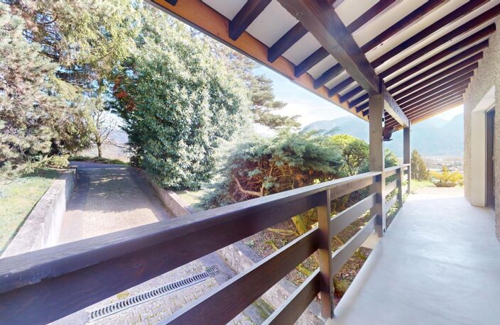 Maison d'exception avec vue panoramique sur la vallée — photo 3