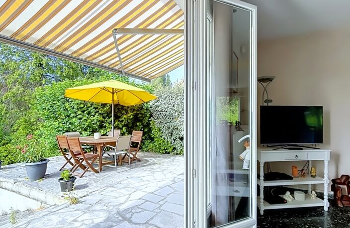 Vente Maison/villa 9 pièces — photo 2