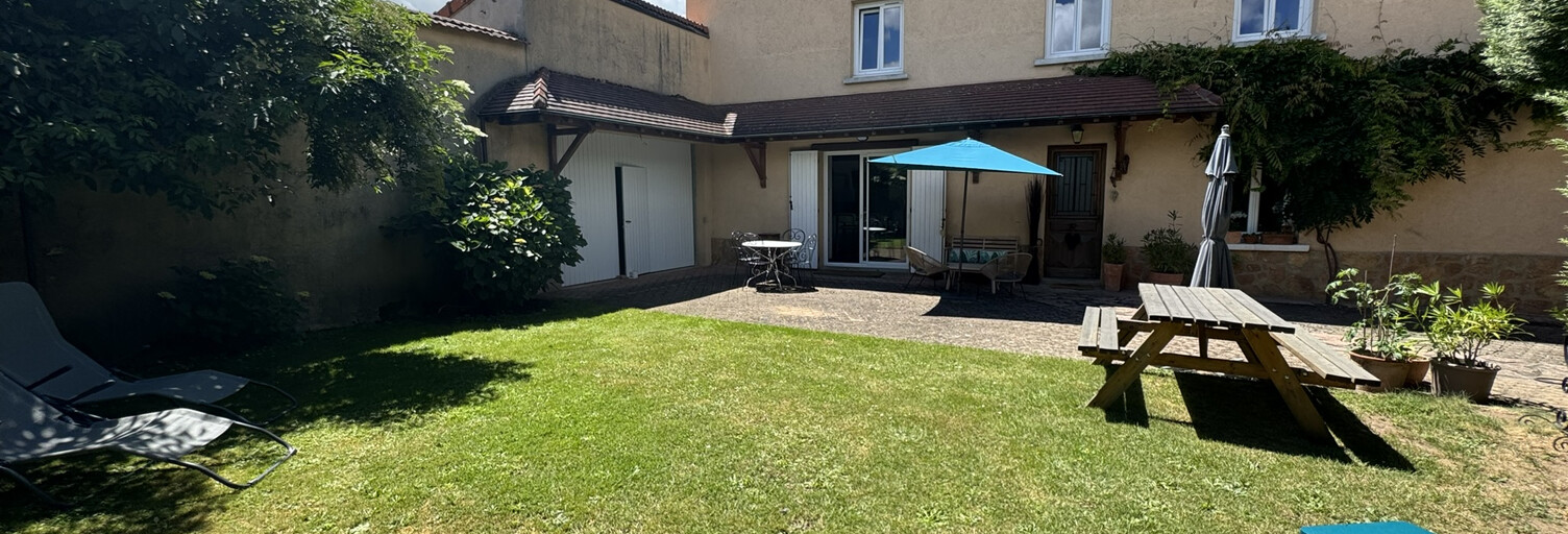 Maison 8 Pièces 190 m² à vendre à Cours (69470)