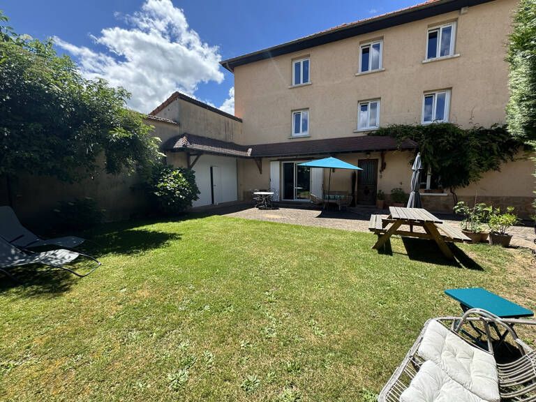 Coup de coeur pour cette élégante maison bourgeoise et sa cou — photo 1