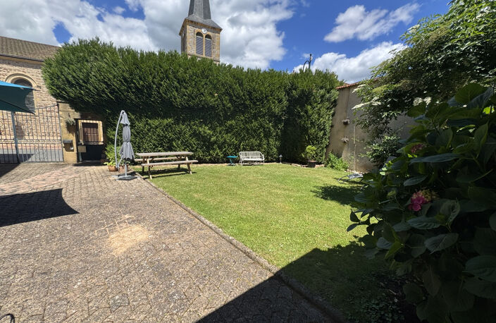 Coup de coeur pour cette élégante maison bourgeoise et sa cou — photo 2