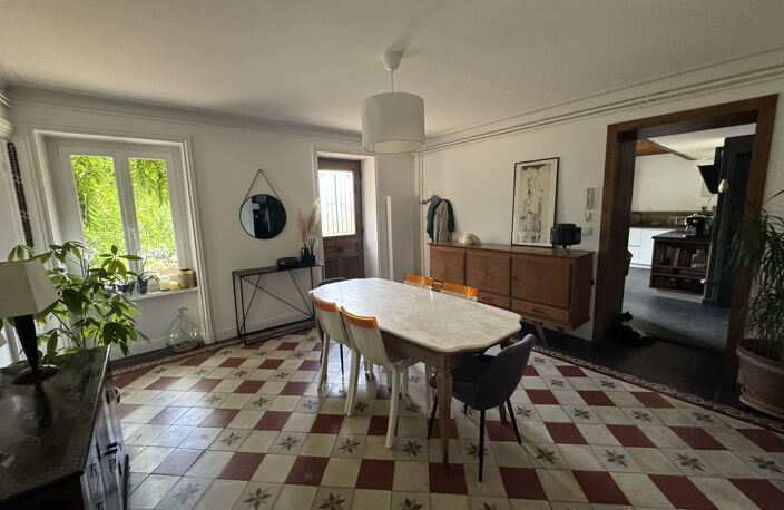 Coup de coeur pour cette élégante maison bourgeoise et sa cou — photo 3