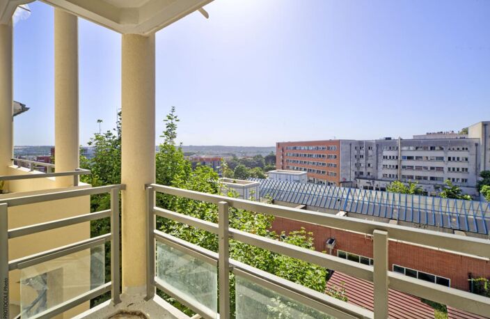 Toulouse Jolimont T3 lumineux avec balcon, parking, cave et métro à pied — photo 2