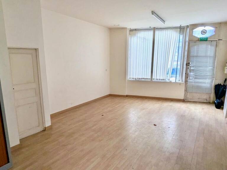 Bien Commercial À Louer — photo 1