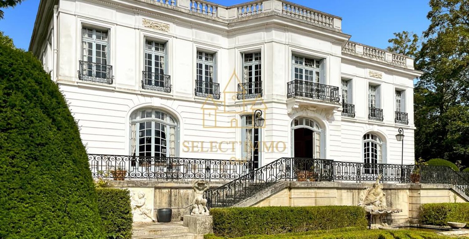 Magnifique château de 500m² avec dépendance en bord d'Eure à 1h de Paris — photo 1