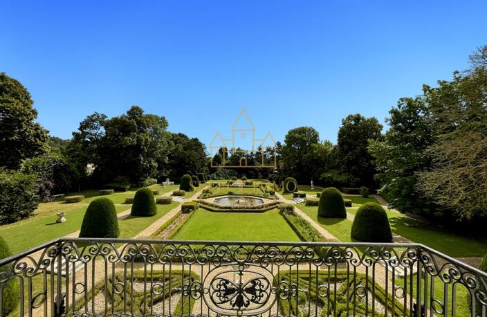 Magnifique château de 500m² avec dépendance en bord d'Eure à 1h de Paris — photo 2