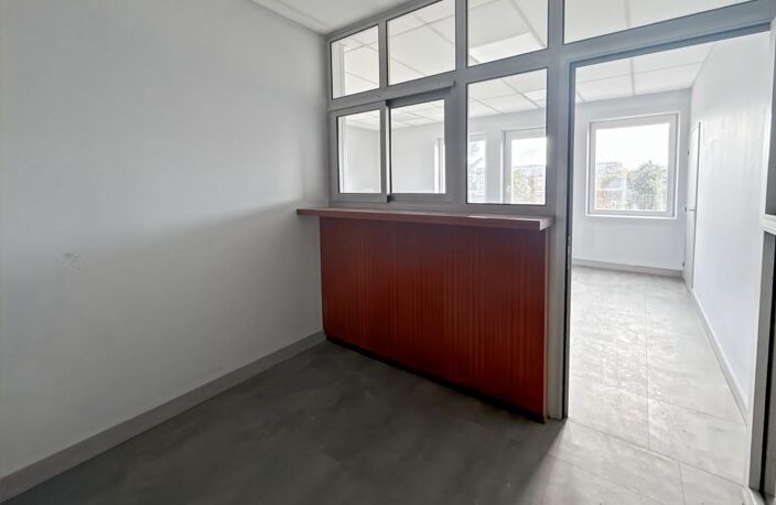 SARAN, Bureaux à louer, proche tangentielle et RD2020 — photo 4