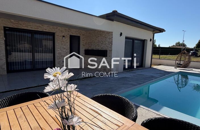 Maison contemporaine où design, confort et prestations de qualité se conjuguent autour d'une superbe piscine 7/3en PVC armé!! — photo 2