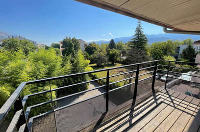 Appartement 3 pièces 819 €
