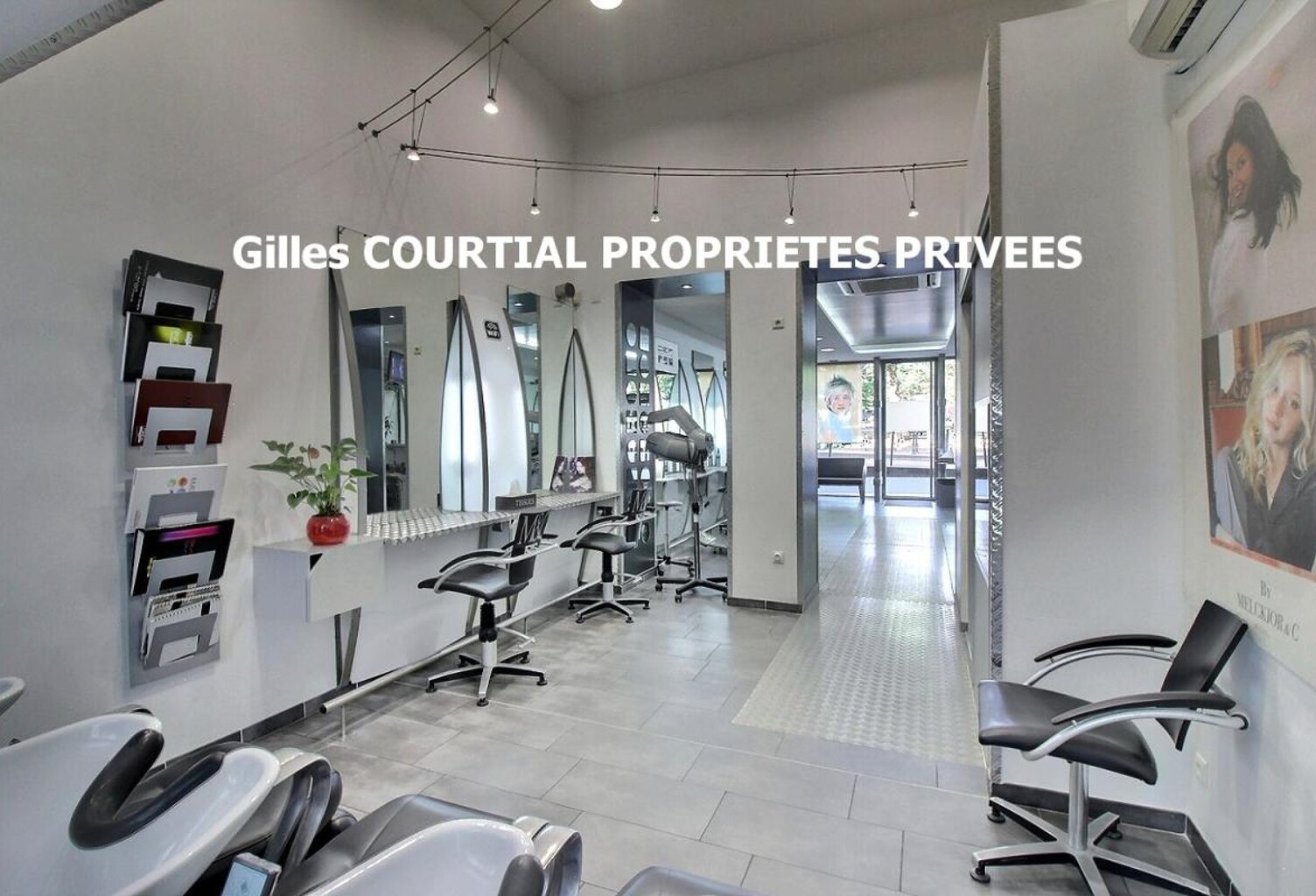 Saint Etienne 42000 Fonds de commerce, salon de coiffure 85m² — photo 1