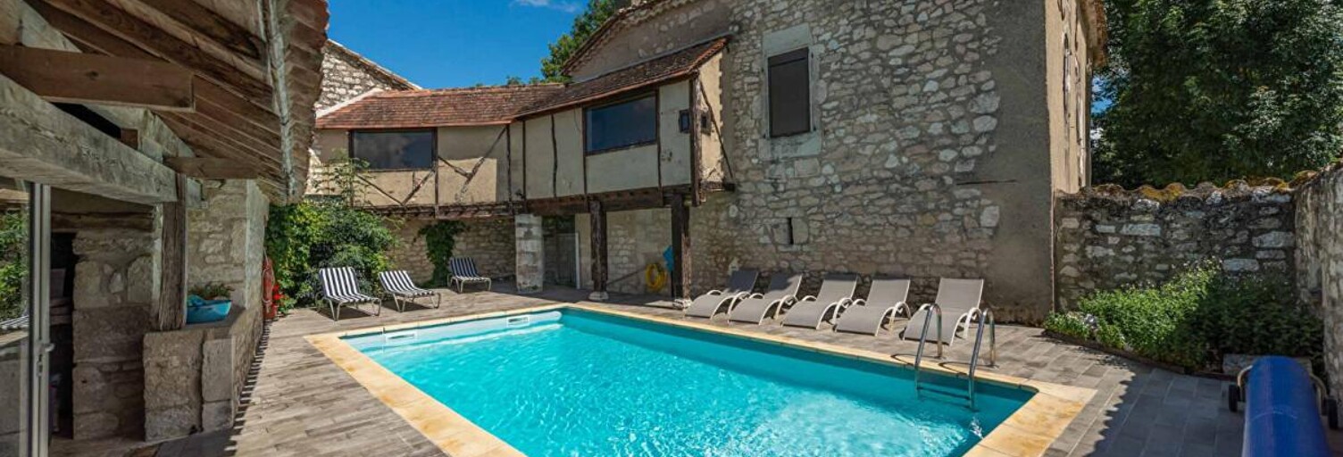 Maison 11 Pièces 330 m² à vendre à Montcuq-en-Quercy-Blanc (46800)