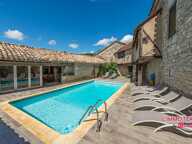 MONTCUQ  Propriété quercynoise 11 pièces sur 5500 m² avec piscine et dépendance — photo 2