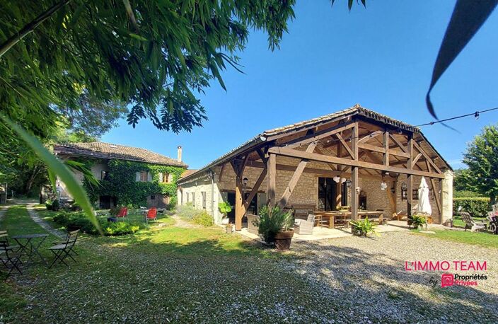 MONTCUQ  Propriété quercynoise 11 pièces sur 5500 m² avec piscine et dépendance — photo 3