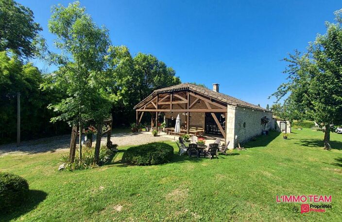 MONTCUQ  Propriété quercynoise 11 pièces sur 5500 m² avec piscine et dépendance — photo 4