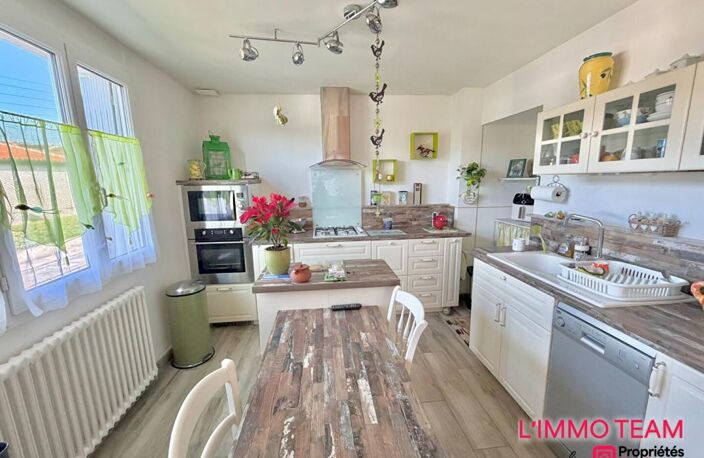 Luzech Maison 3 chambres sur près de 1000 m² de terrain proche commodités — photo 3