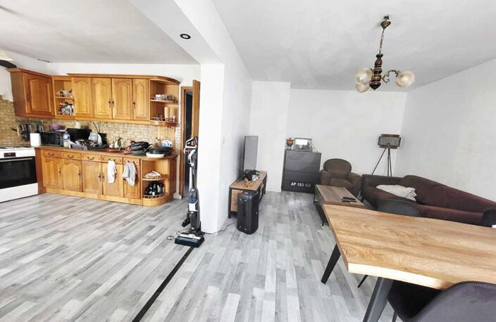 Maison plan-pied, 3 pièces, double garage et cour — photo 3