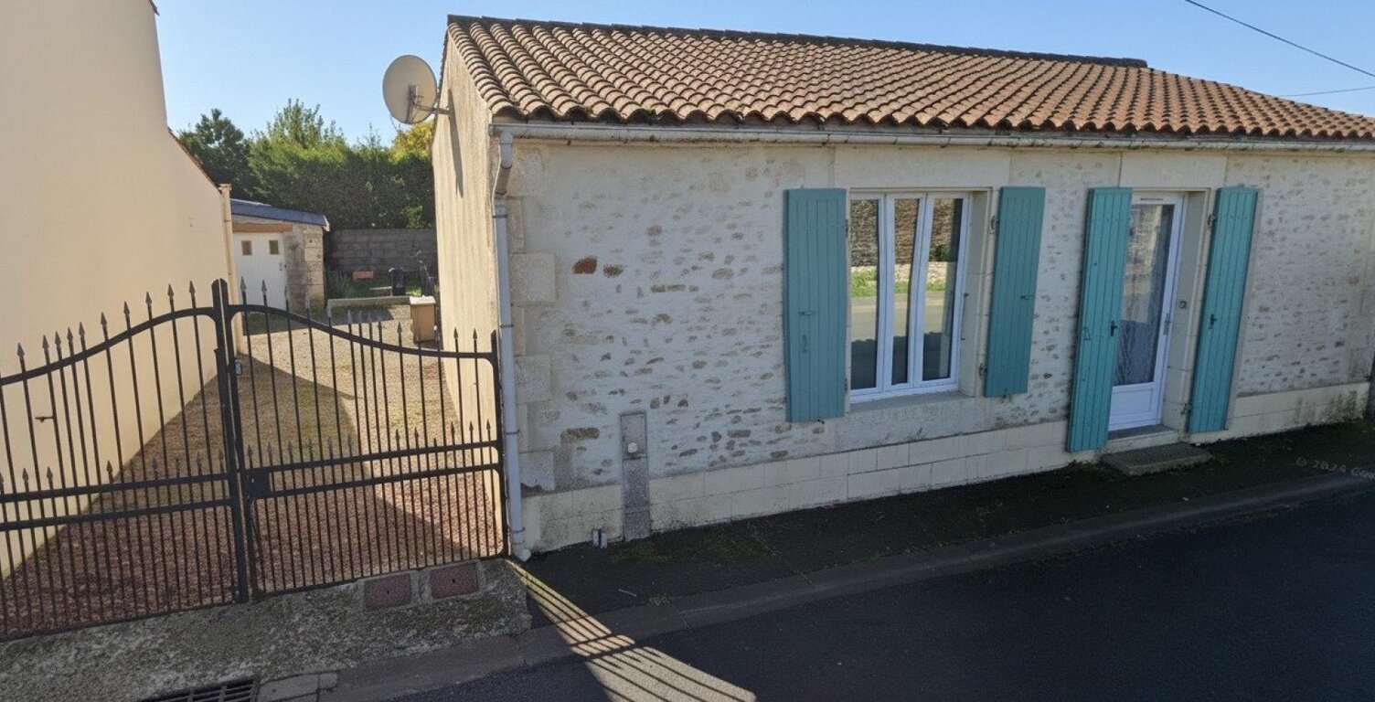 Maison en pierre  70 m² habitables  Garage de 36 m²  Terrain clos sans vis-à-vis  À 9 min de Luçon et moins de 15 min des plages — photo 1