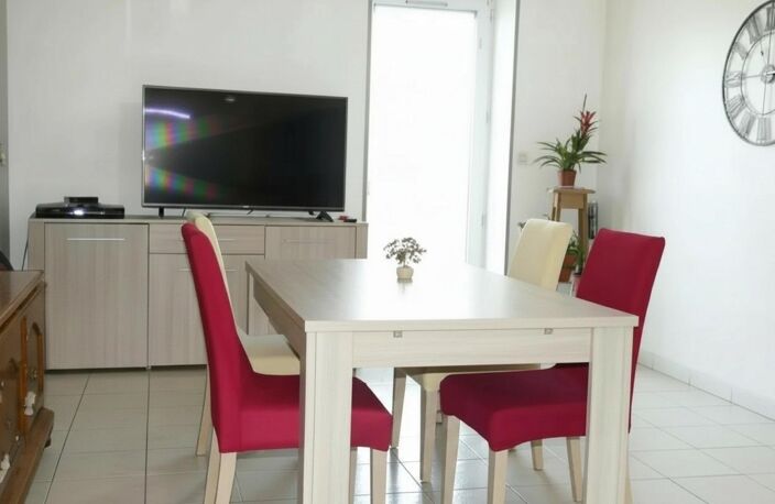 Maison en pierre  70 m² habitables  Garage de 36 m²  Terrain clos sans vis-à-vis  À 9 min de Luçon et moins de 15 min des plages — photo 3