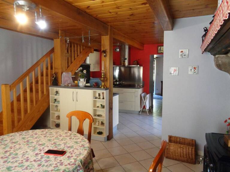 Beurieres (63), maison de 107 m2, 3 chambres sur 419 m2 de terrain — photo 1