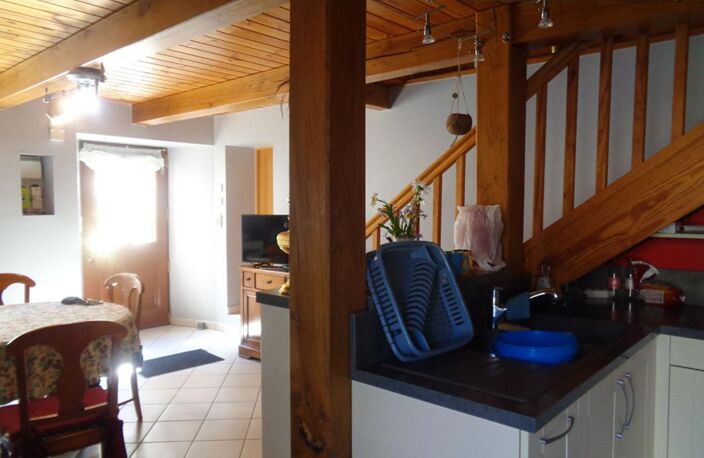 Beurieres (63), maison de 107 m2, 3 chambres sur 419 m2 de terrain — photo 4