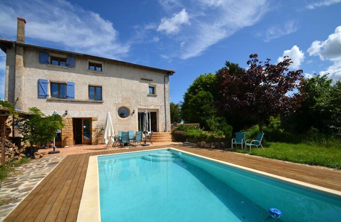 Maison de 220 m2 et dépendance de 180m2 + cave + garage — photo 2