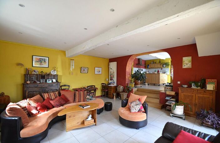 Maison de 220 m2 et dépendance de 180m2 + cave + garage — photo 3