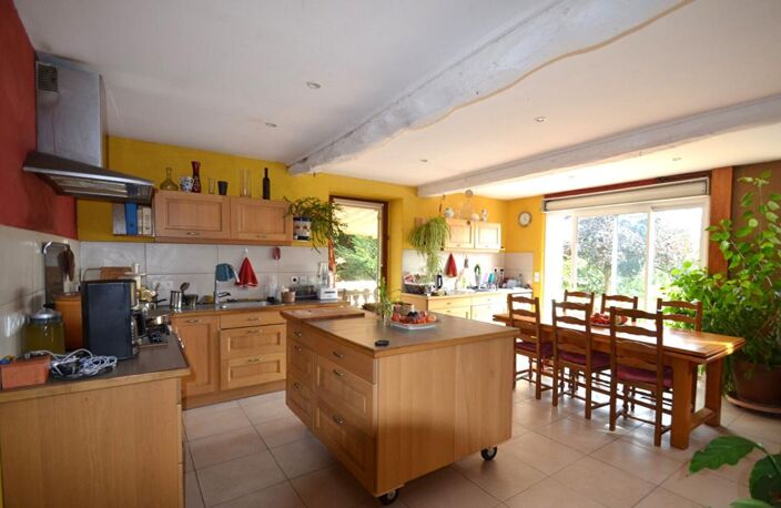 Maison de 220 m2 et dépendance de 180m2 + cave + garage — photo 4