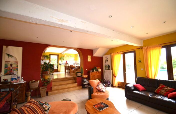 Maison de 220 m2 et dépendance de 180m2 + cave + garage — photo 5