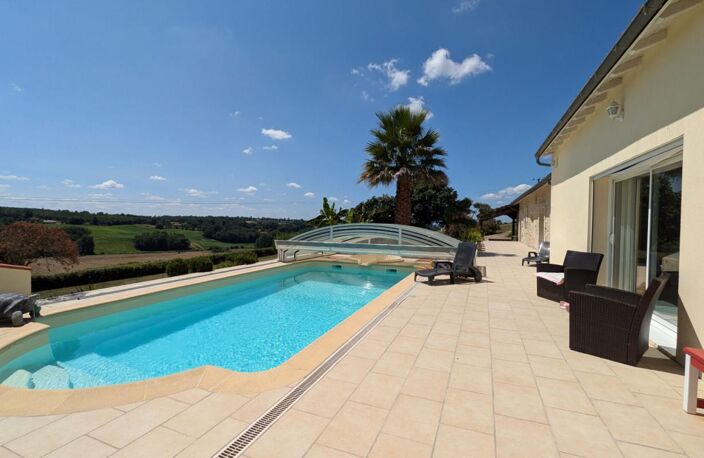Maison de 350m² avec piscine et dépendances sur 2ha — photo 2