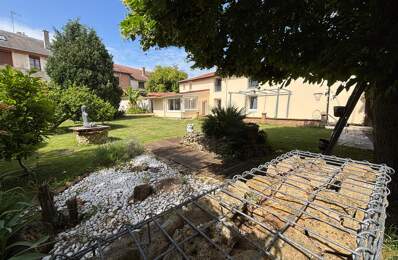 Maison individuelle avec grand terrain arboré — photo du bien