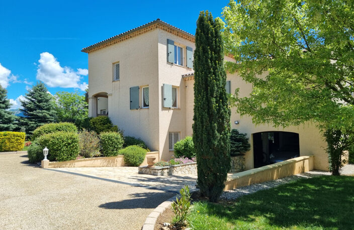 Propriété avec terrain et piscine — photo 3