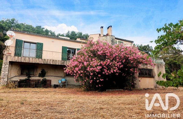 Vente Maison/villa 8 pièces — photo 2