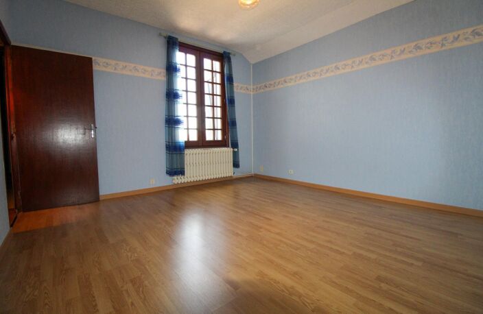 Maison 120 m² avec jardin et dépendances — photo 4
