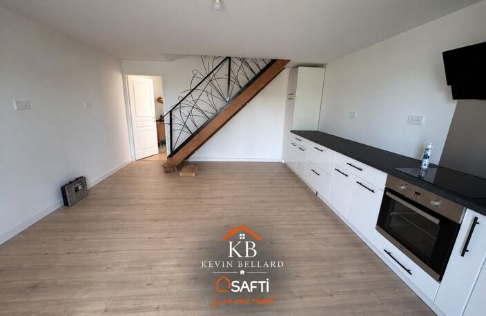 maison mitoyenne entièrement rénovée se composant de trois chambres dont une suite parentale ainsi qu'un grand séjour — photo 2