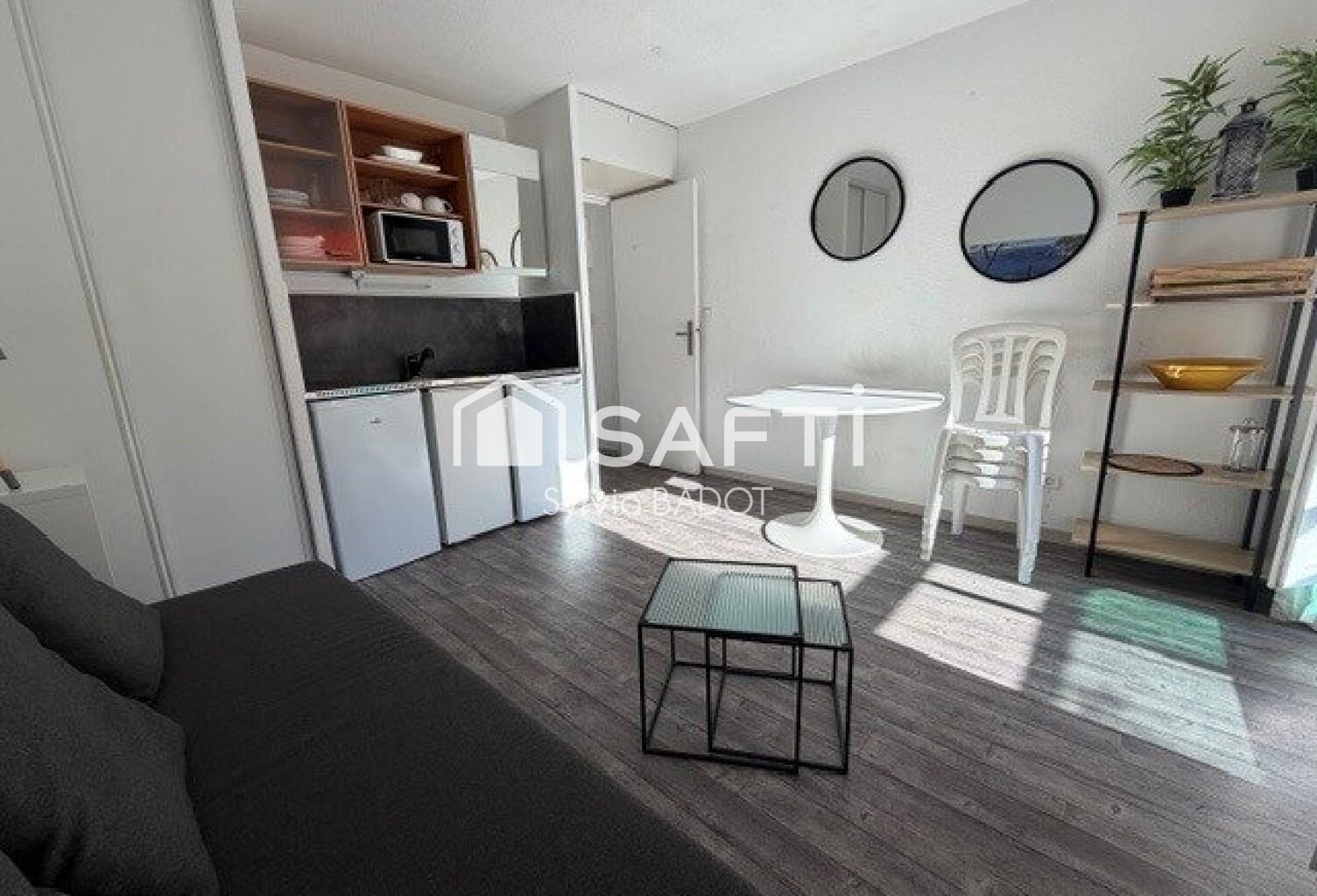 BORMES LES MIMOSAS STUDIO MEUBLE PROCHE MER — photo 1