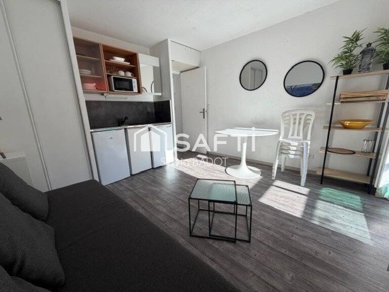 BORMES LES MIMOSAS STUDIO MEUBLE PROCHE MER — photo 1