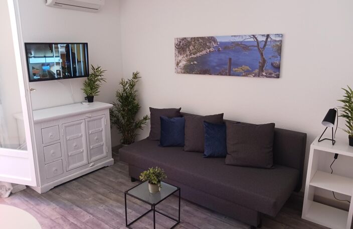 BORMES LES MIMOSAS STUDIO MEUBLE PROCHE MER — photo 2