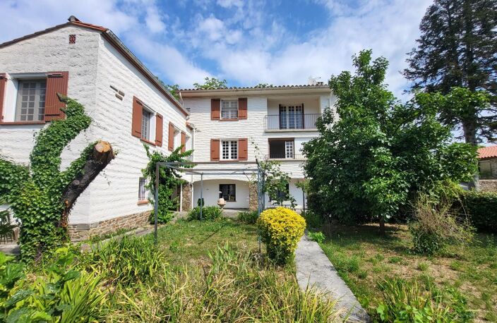 MAISON DE CARACTERE AVEC GARAGE ET JARDIN — photo 2