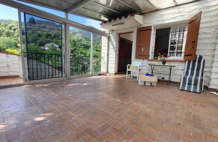 MAISON DE CARACTERE AVEC GARAGE ET JARDIN — photo 4