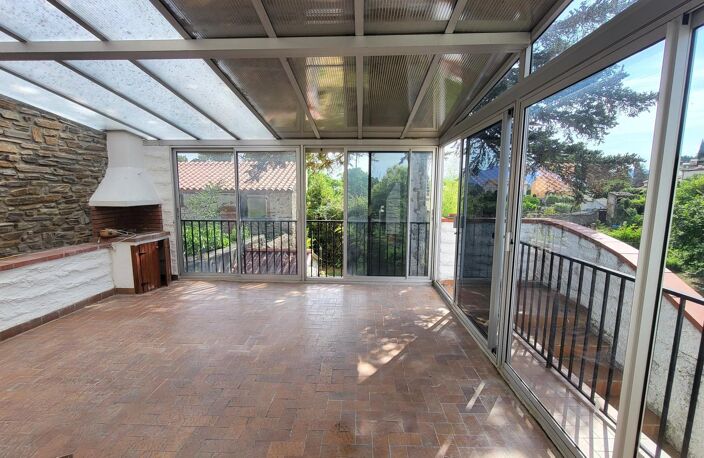 MAISON DE CARACTERE AVEC GARAGE ET JARDIN — photo 5