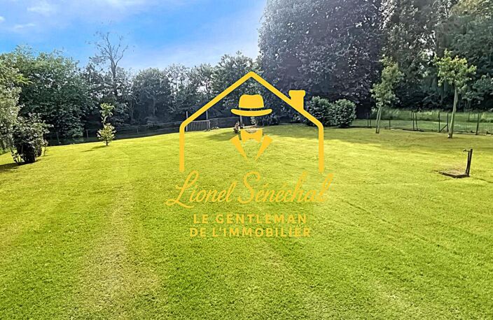 Terrain de loisirs de plus de 1 200 m2 avec un préau sur une dalle en dur, un abri de jardin et un accès direct à la rivière — photo 2
