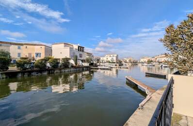 Marina triplex avec amarrage privé, terrasse et solarium — photo du bien