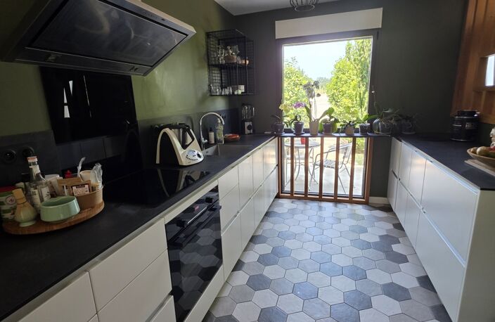 Vente Maison/villa 7 pièces — photo 2