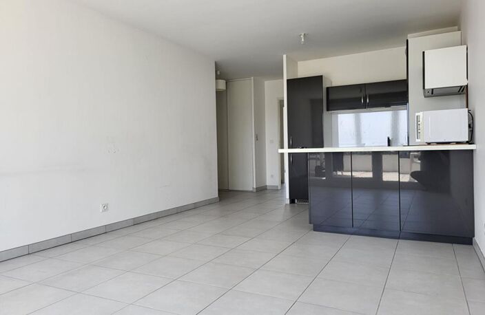Appartement Plan De Cuques 3 pièce(s) 63 m2 DERNIER ETAGE — photo 5