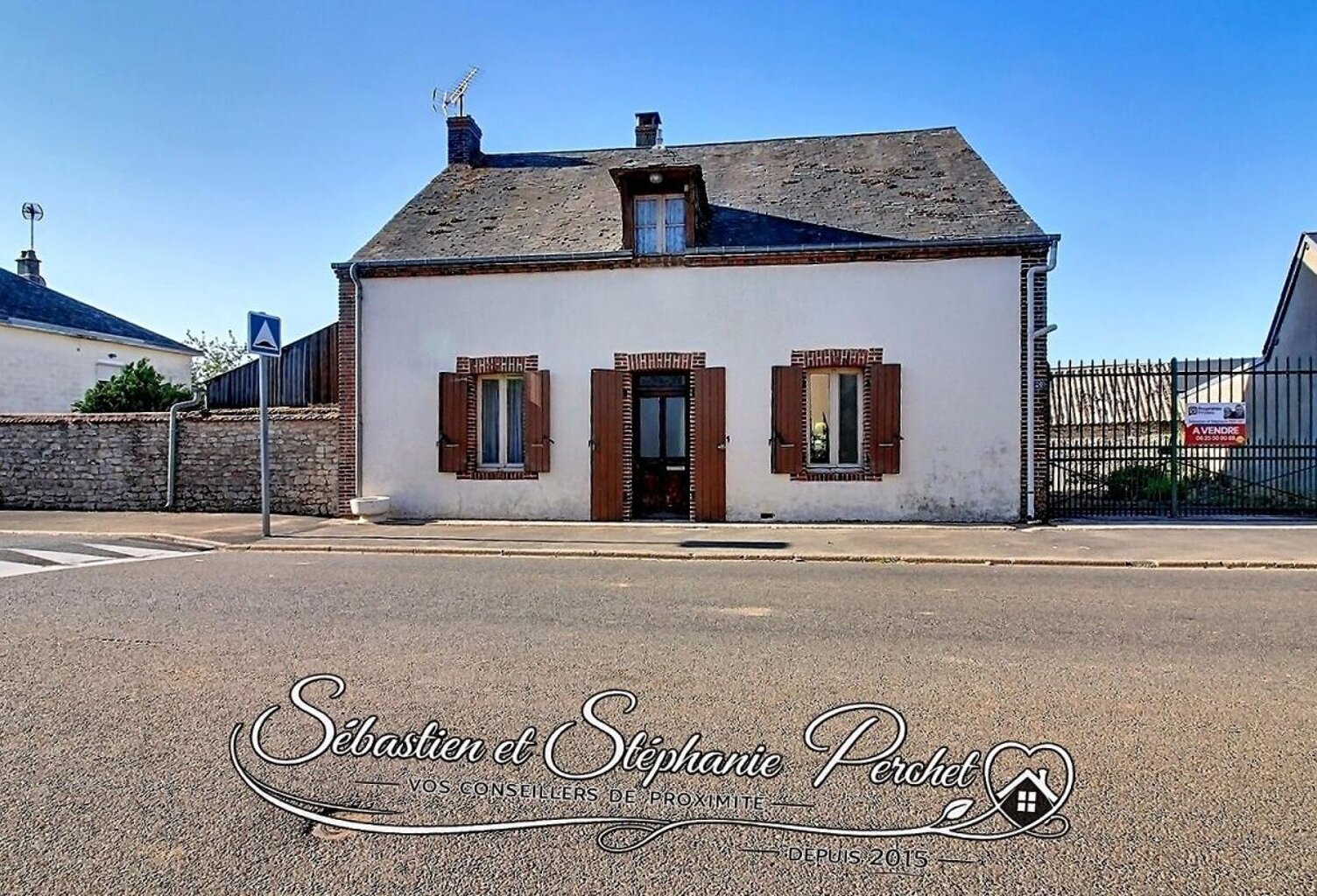 EXCLUSIVITÉ - Maison à rénover 3 chambres avec dépendances sur terrain d'environ 1042 m2 — photo 1