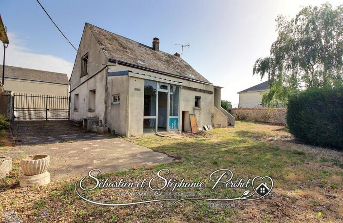 EXCLUSIVITÉ - Maison à rénover 3 chambres avec dépendances sur terrain d'environ 1042 m2 — photo 2