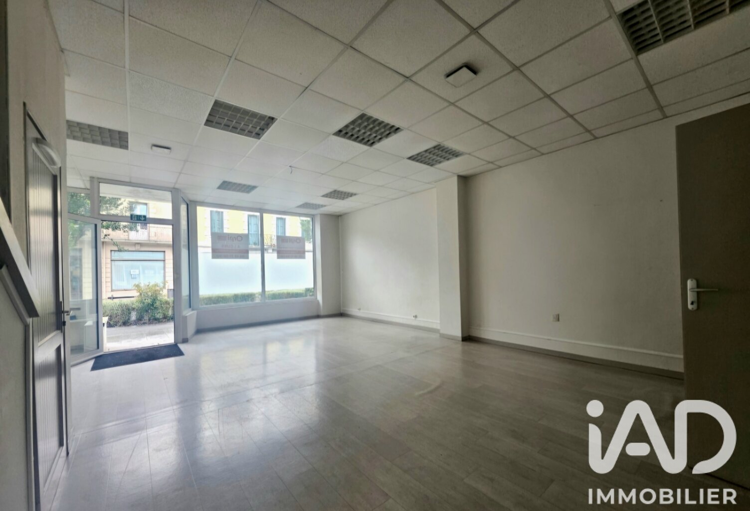 Vente Boutique/Local commercial 90 m&sup2; — photo 1