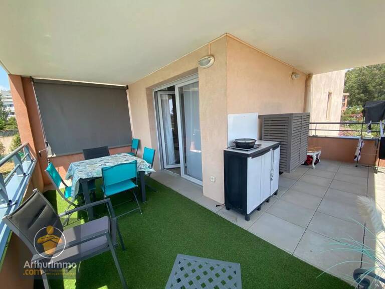 Bel appartement 3 pièces avec terrasse à Bormes-les-Mimosas — photo 1
